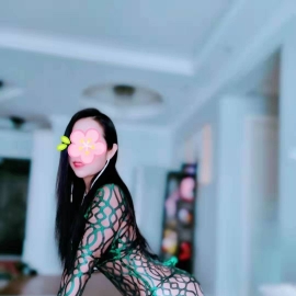 大xiong气质小姐姐